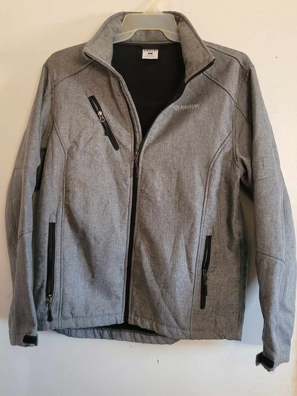 Magellan Outdoors Men’s Light Gray Softshell Jacket